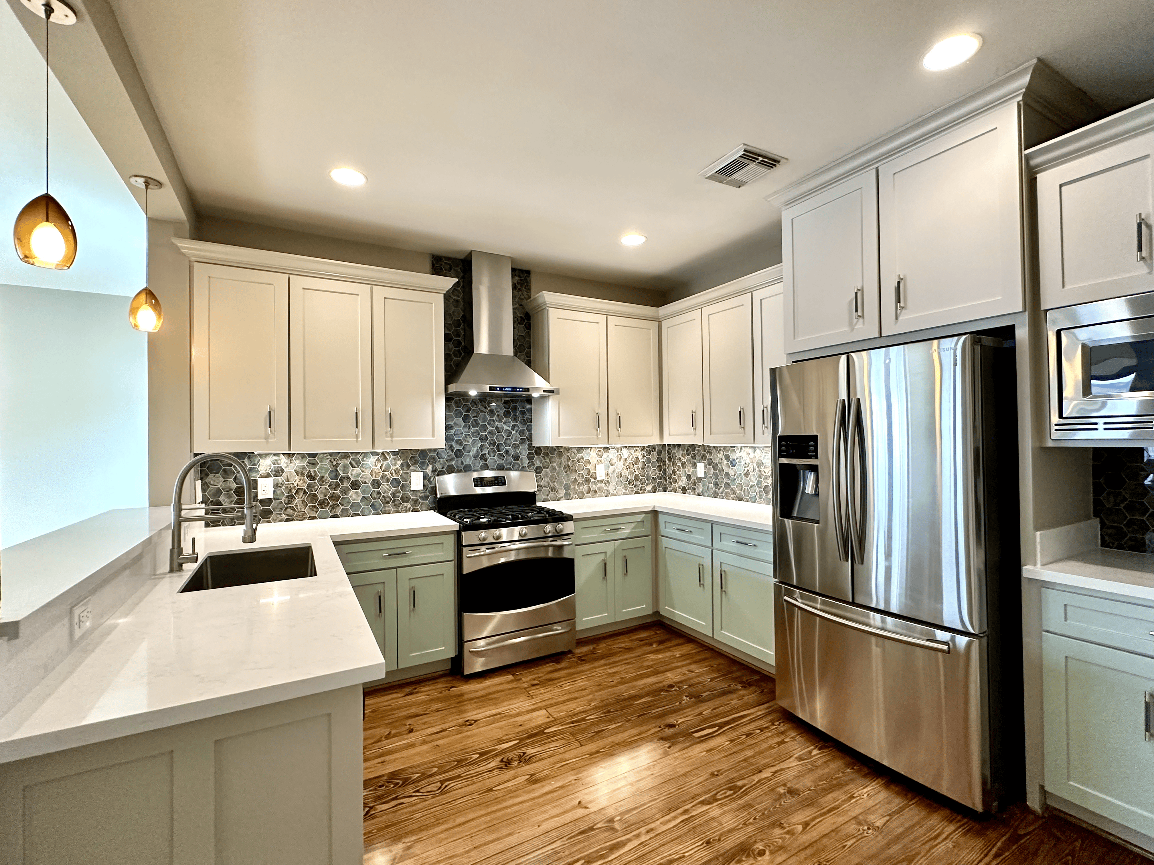 Kitchen remodel with white cabinets 7